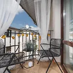 Unique Spacious 3 Bedroom - Old Town Loft - By Upstairs *