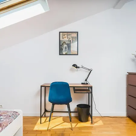 Unique Spacious 3 Bedroom - Old Town Loft - By Upstairs Krakau