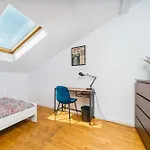 Apartment Unique Spacious 3 Bedroom - Old Town Loft - By Upstairs *