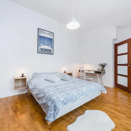 Unique Spacious 3 Bedroom - Old Town Loft - By Upstairs * Cracóvia