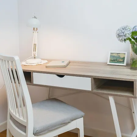Apartment Unique Spacious 3 Bedroom - Old Town Loft - By Upstairs *