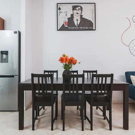 Unique Spacious 3 Bedroom - Old Town Loft - By Upstairs Apartment *