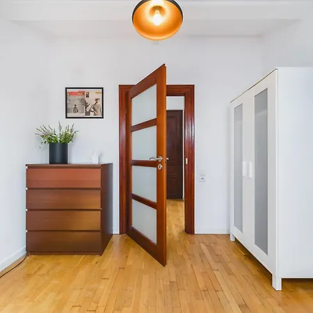 Apartament Unique Spacious 3 Bedroom - Old Town Loft - By Upstairs